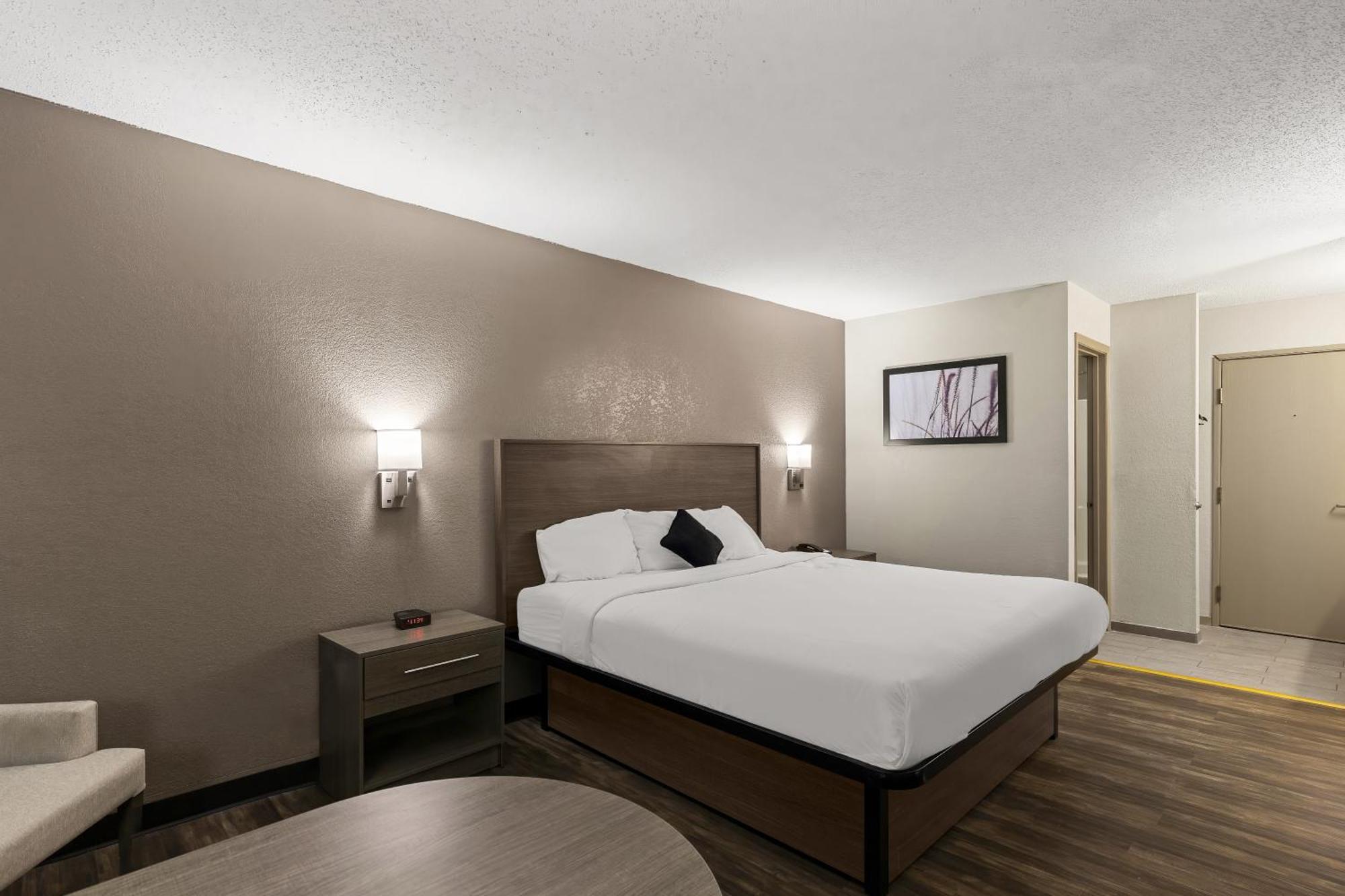 Red Lion Inn & Suites Caseyville Екстер'єр фото