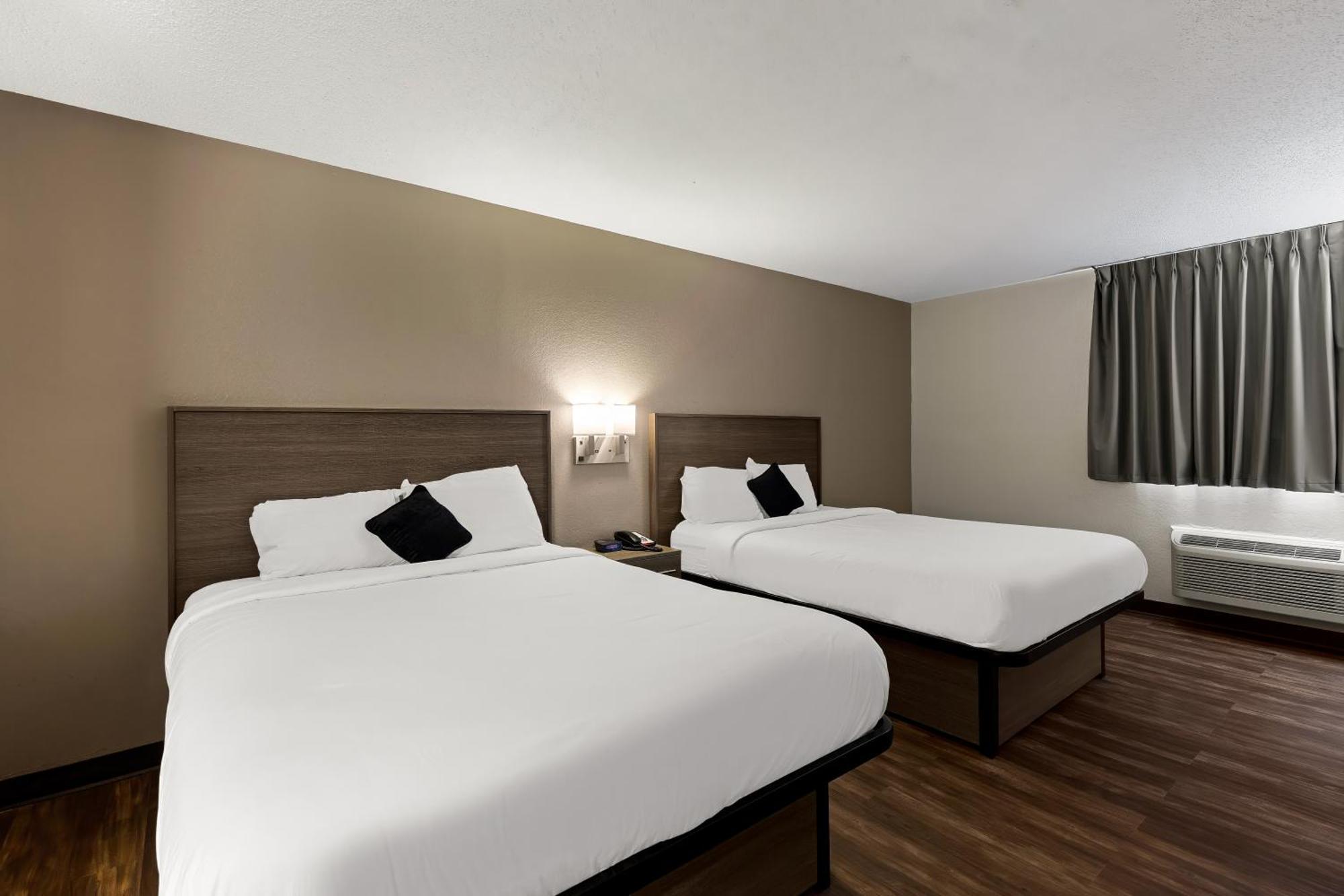 Red Lion Inn & Suites Caseyville Екстер'єр фото