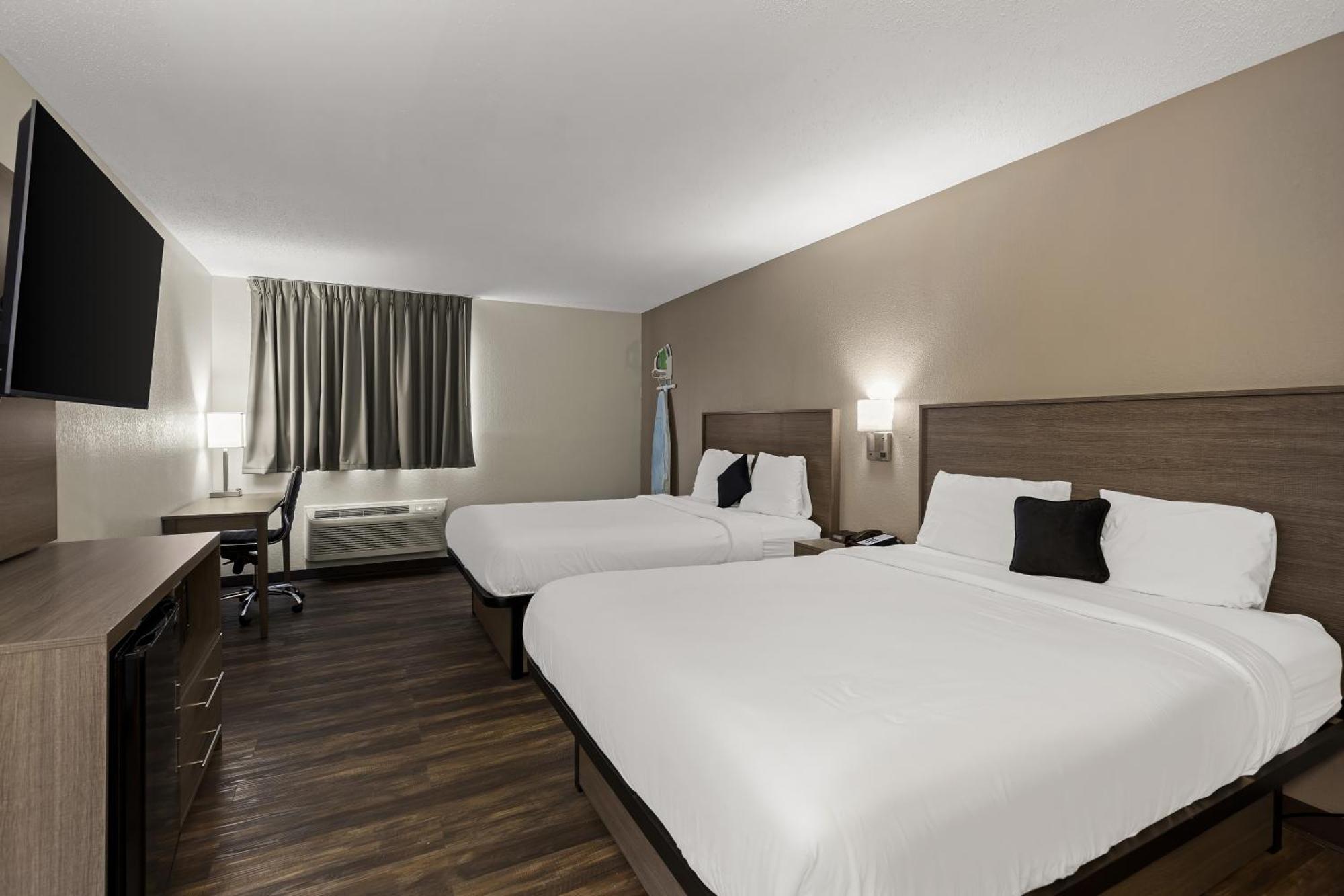 Red Lion Inn & Suites Caseyville Екстер'єр фото