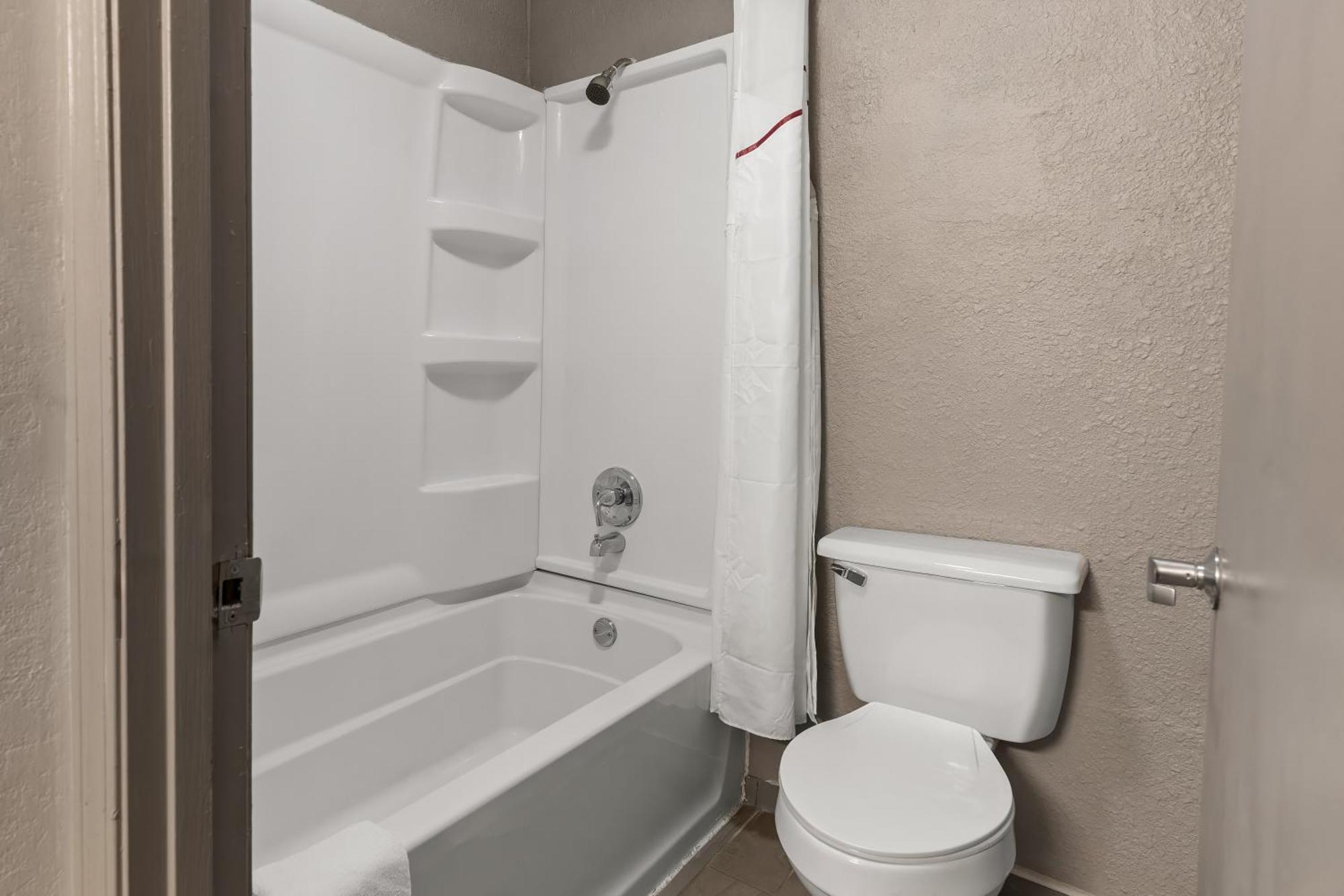 Red Lion Inn & Suites Caseyville Екстер'єр фото