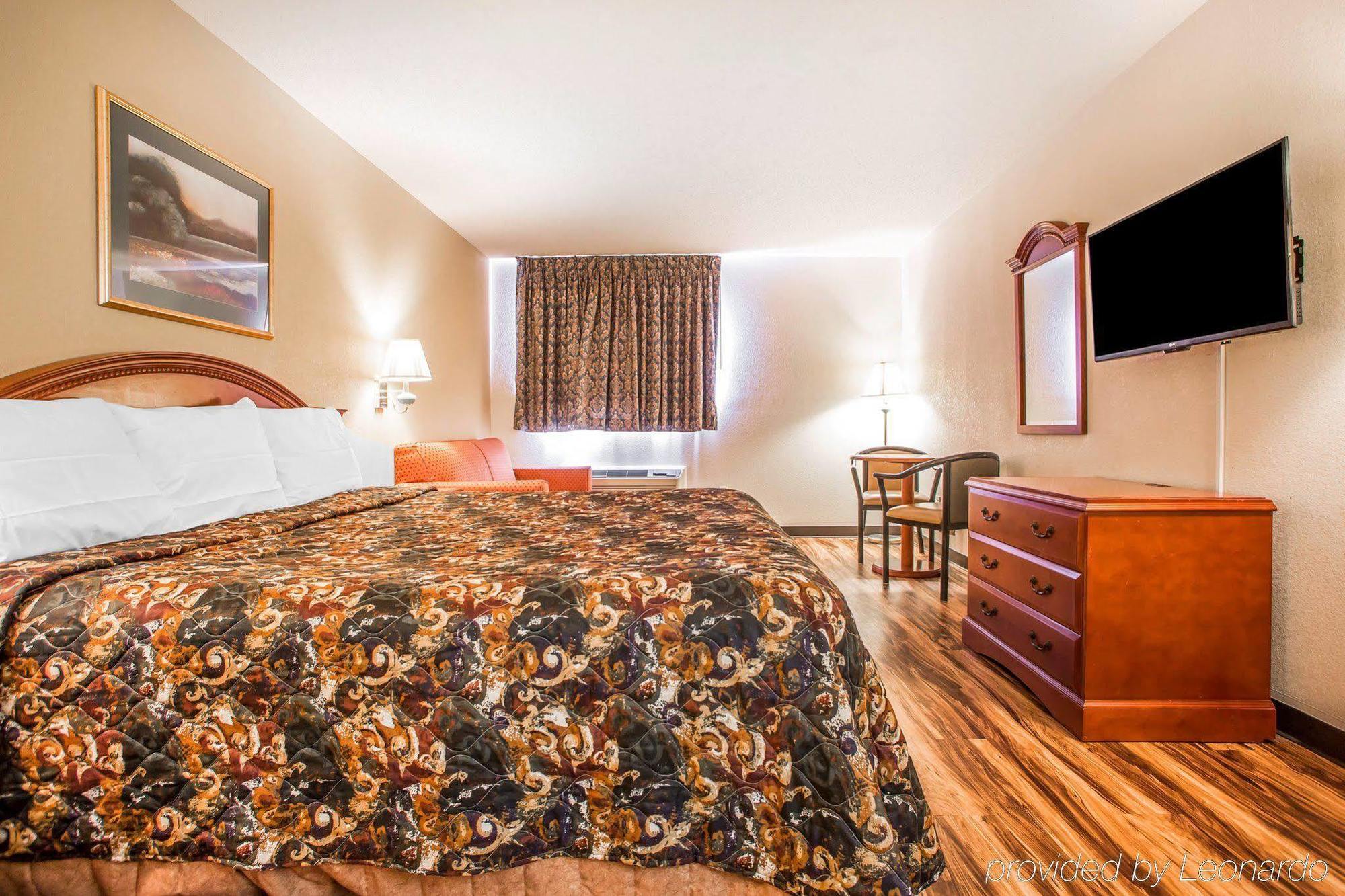 Red Lion Inn & Suites Caseyville Екстер'єр фото